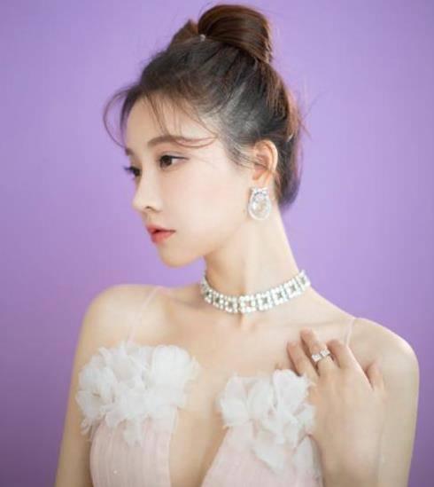 鼻子最美网红是谁,揭秘鼻子最美网红的绝世容颜